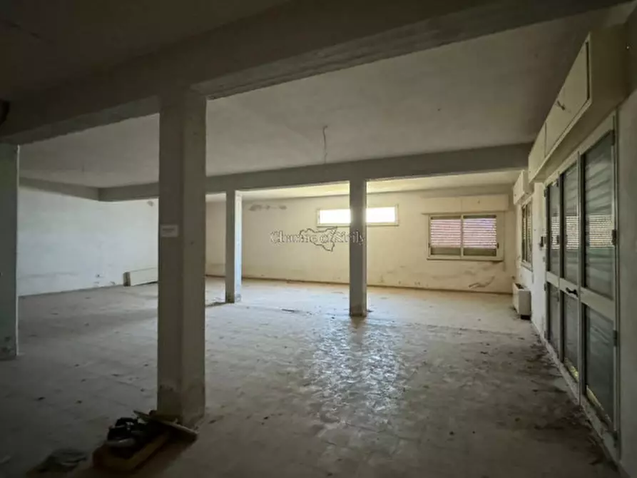 Immagine 11 di Laboratorio in vendita  in Via Santa Maria a Modica