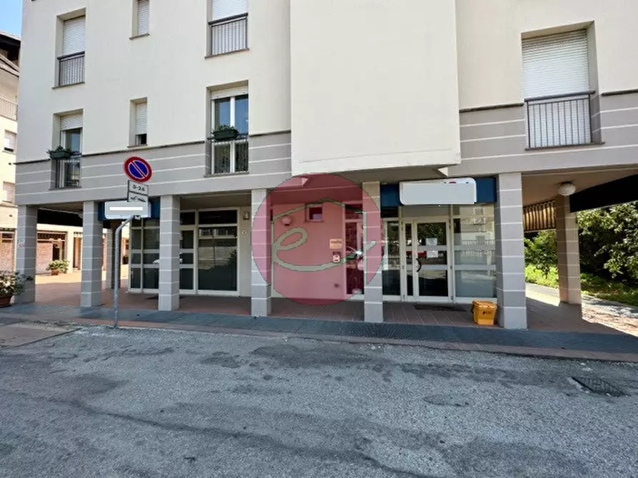 Immagine 2 di Negozio in vendita  a Savignano Sul Rubicone