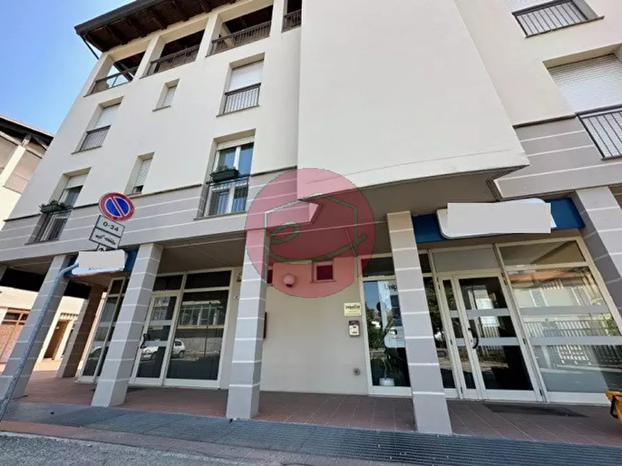 Immagine 3 di Negozio in vendita  a Savignano Sul Rubicone