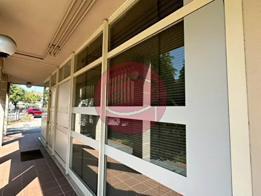 Immagine 10 di Negozio in vendita  a Savignano Sul Rubicone