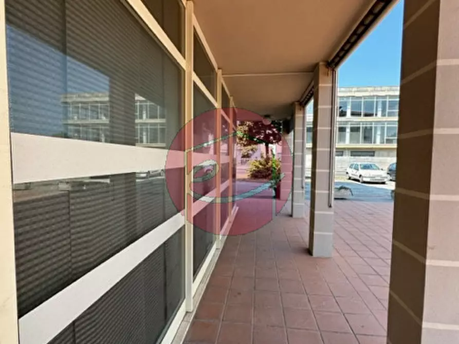 Immagine 11 di Negozio in vendita  a Savignano Sul Rubicone