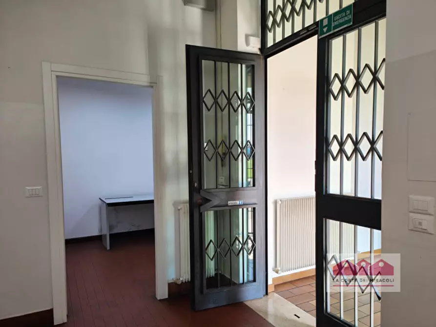 Immagine 5 di Magazzino in affitto  in Via Po a Torri Di Quartesolo