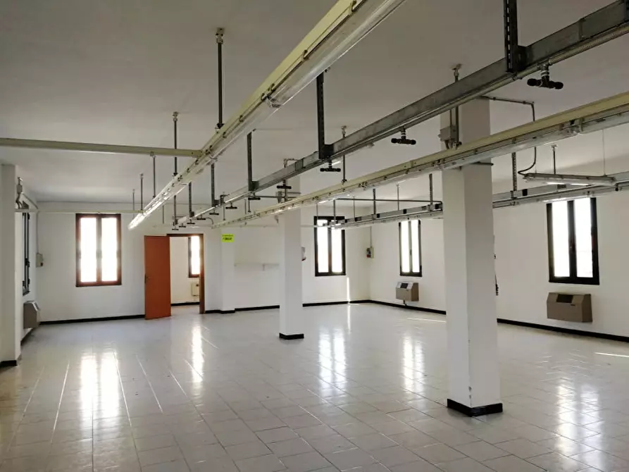 Immagine 1 di Laboratorio in affitto  a Polesella