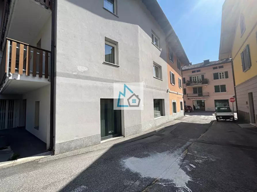 Immagine 5 di Ufficio in vendita  in Via 3 Novembre a Tione Di Trento