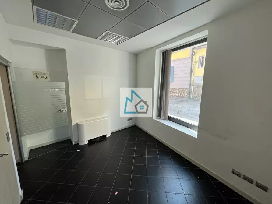Immagine 13 di Ufficio in vendita  in Via 3 Novembre a Tione Di Trento