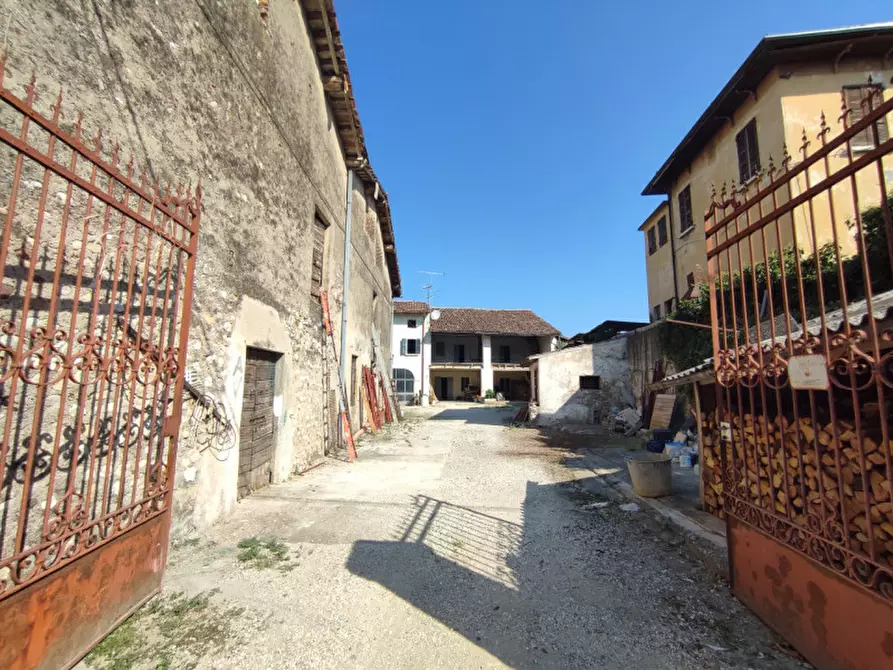 Immagine 2 di Rustico / casale in vendita  in Via 24 Maggio a Lonato del Garda