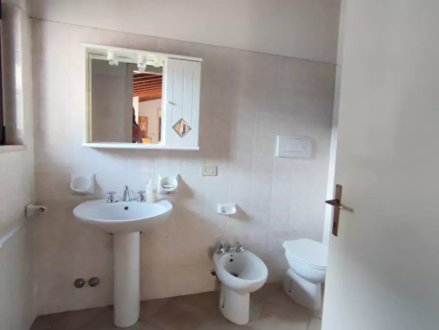 Immagine 7 di Rustico / casale in vendita  in Via 24 Maggio a Lonato del Garda