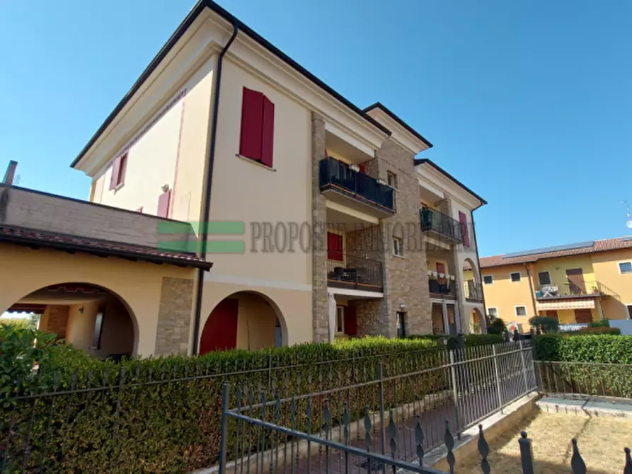 Immagine 1 di Appartamento in vendita  in via Lunga a Castegnato
