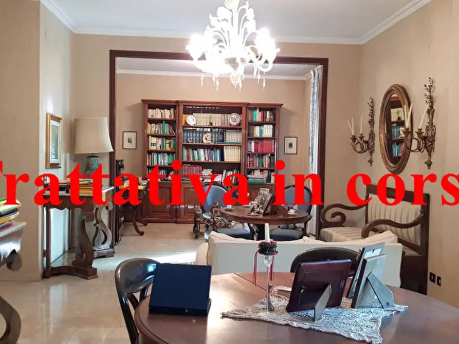 Immagine 1 di Appartamento in vendita  in via Don Primo Mazzolari a Locorotondo