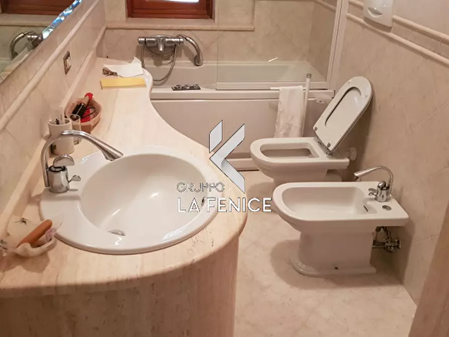 Immagine 15 di Appartamento in vendita  in via Don Primo Mazzolari a Locorotondo