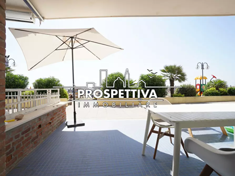 Immagine 1 di Appartamento in vendita  in 2, IX accesso al mare via bafile a Jesolo