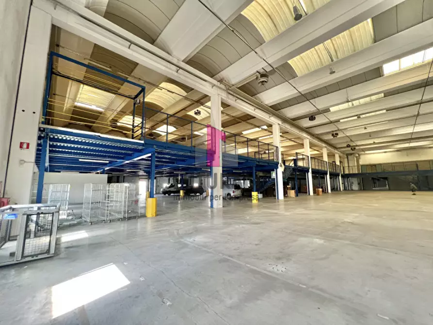 Immagine 4 di Capannone industriale in affitto  a Chiuppano