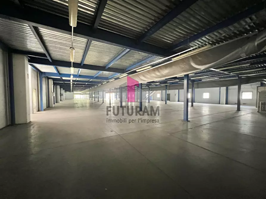 Immagine 6 di Capannone industriale in affitto  a Chiuppano