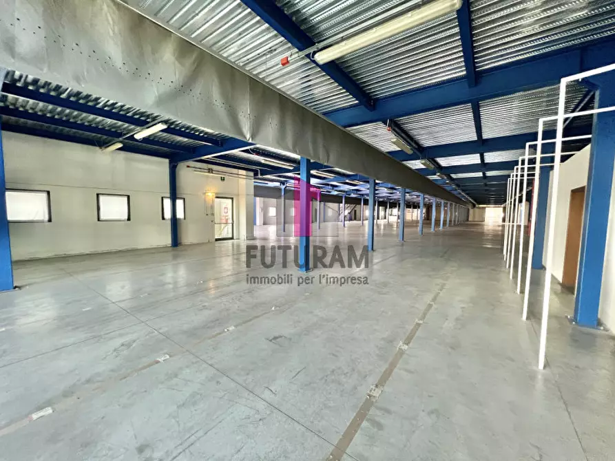 Immagine 11 di Capannone industriale in affitto  a Chiuppano