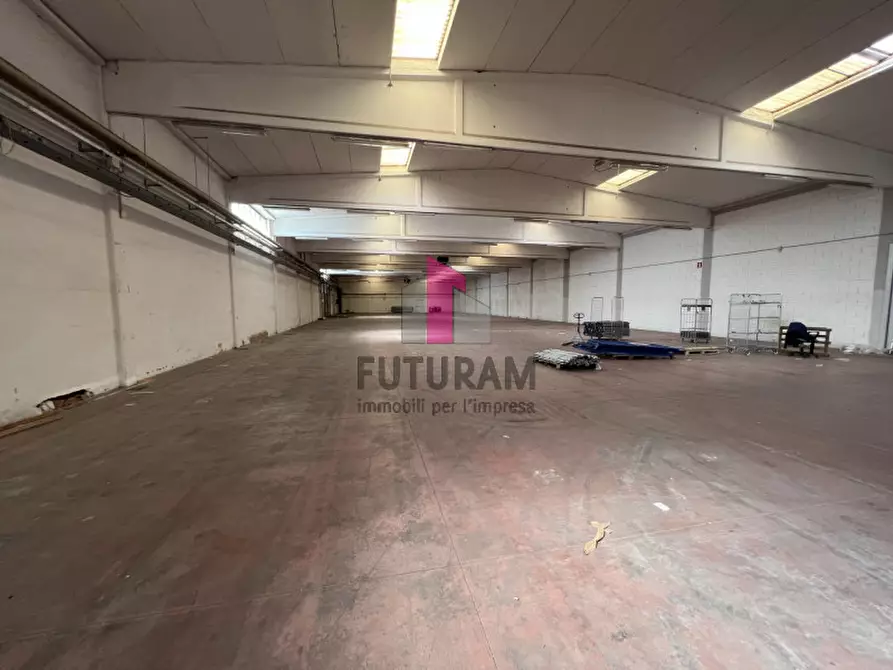 Immagine 14 di Capannone industriale in affitto  a Chiuppano