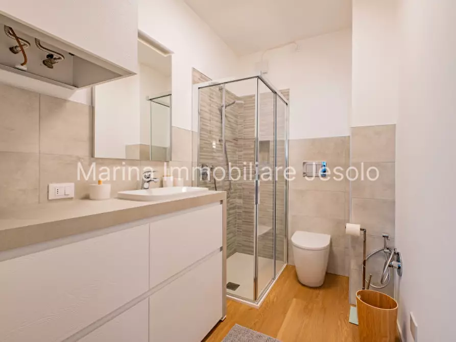 Immagine 19 di Appartamento in vendita  in Piazza Milano a Jesolo
