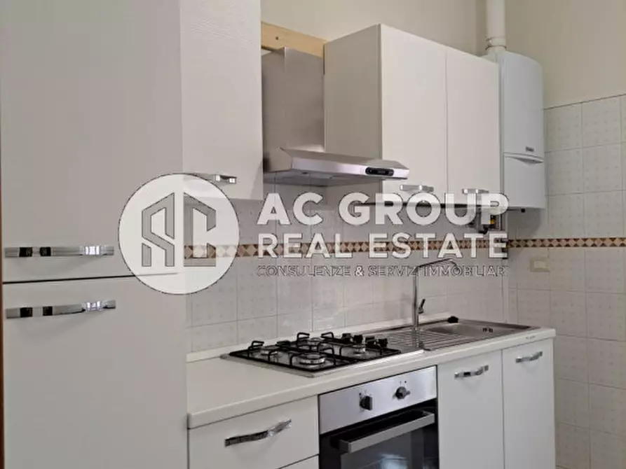 Immagine 2 di Camera in affitto  in Via Volta a Saronno