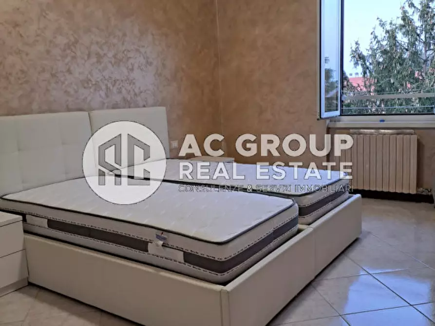 Immagine 12 di Camera in affitto  in Via Volta a Saronno