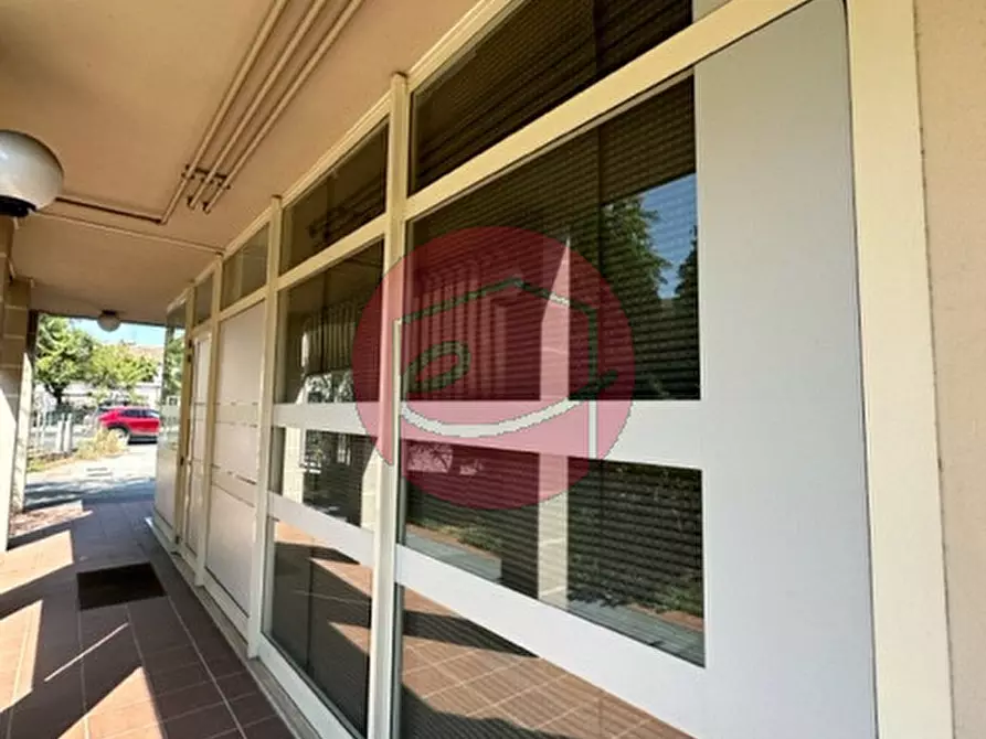 Immagine 10 di Negozio in vendita  a Savignano Sul Rubicone