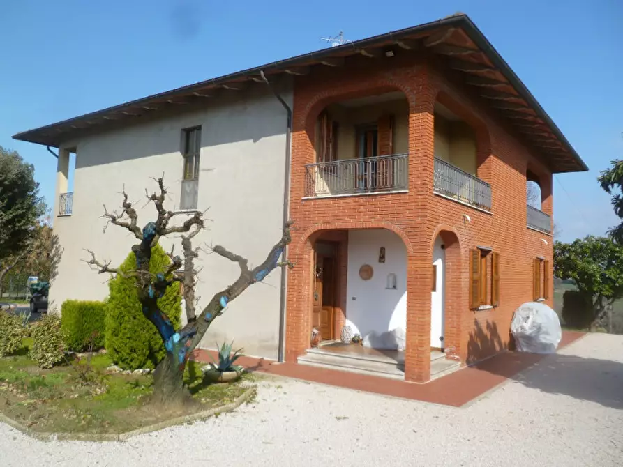 Immagine 1 di Villa in vendita  in Strada provinciale dei lopi a Castiglione Del Lago