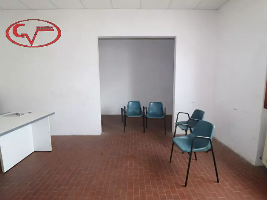 Immagine 2 di Magazzino in vendita  in viale diaz a Montevarchi
