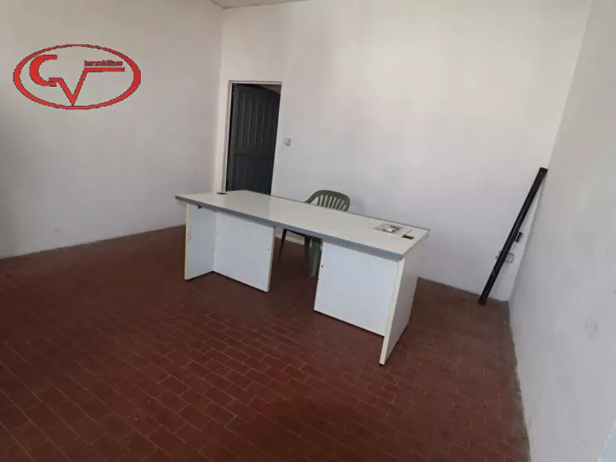 Immagine 3 di Magazzino in vendita  in viale diaz a Montevarchi