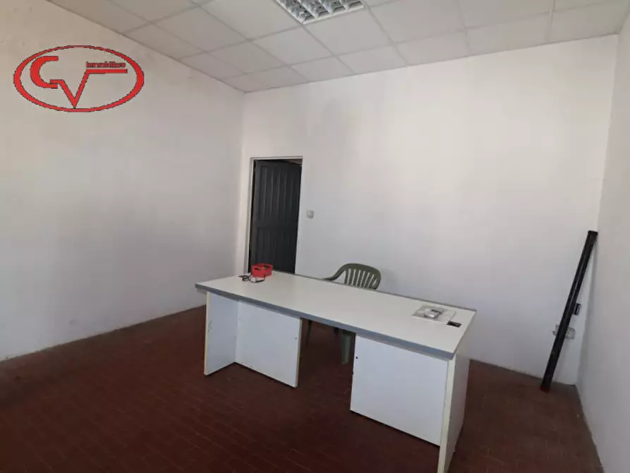 Immagine 4 di Magazzino in vendita  in viale diaz a Montevarchi