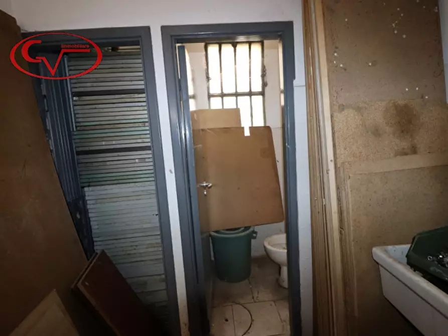 Immagine 15 di Magazzino in vendita  in viale diaz a Montevarchi