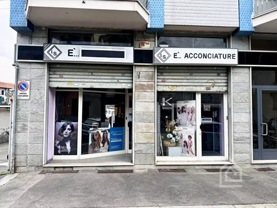 Immagine 2 di Negozio in vendita  in Via Damiano Chiesa 13 a Torino