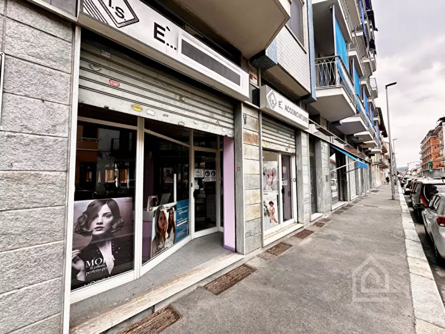 Immagine 5 di Negozio in vendita  in Via Damiano Chiesa 13 a Torino