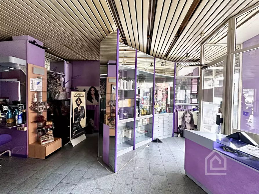 Immagine 6 di Negozio in vendita  in Via Damiano Chiesa 13 a Torino