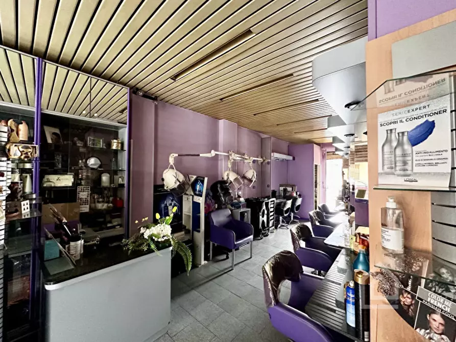 Immagine 9 di Negozio in vendita  in Via Damiano Chiesa 13 a Torino