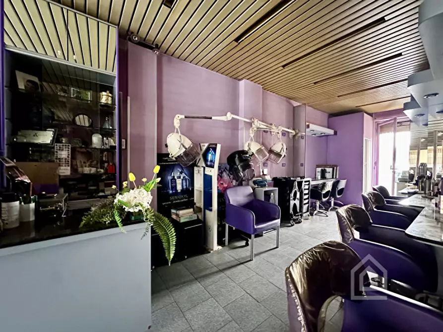 Immagine 9 di Negozio in vendita  in Via Damiano Chiesa 13 a Torino