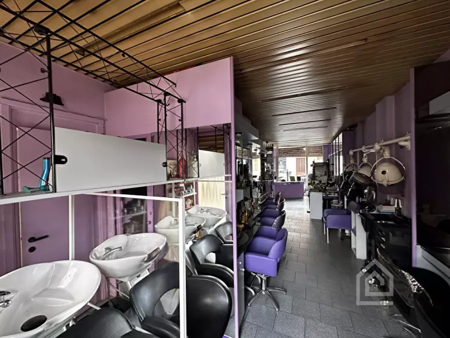 Immagine 15 di Negozio in vendita  in Via Damiano Chiesa 13 a Torino