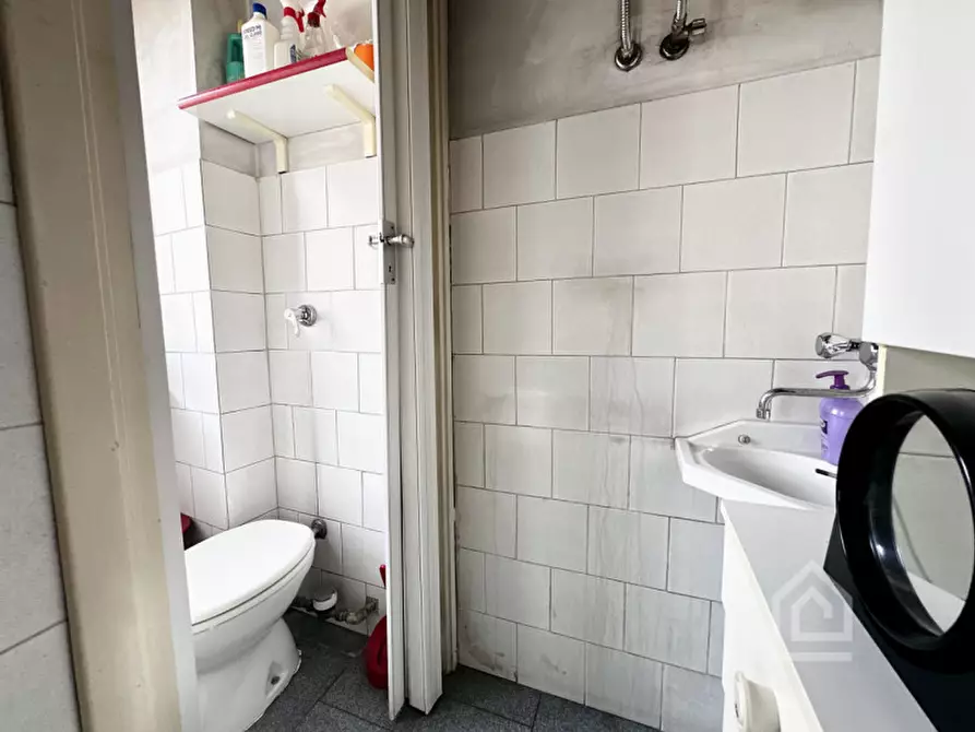 Immagine 17 di Negozio in vendita  in Via Damiano Chiesa 13 a Torino