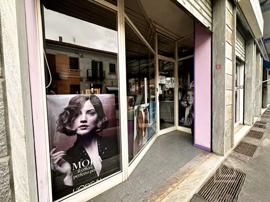 Immagine 17 di Negozio in vendita  in Via Damiano Chiesa 13 a Torino