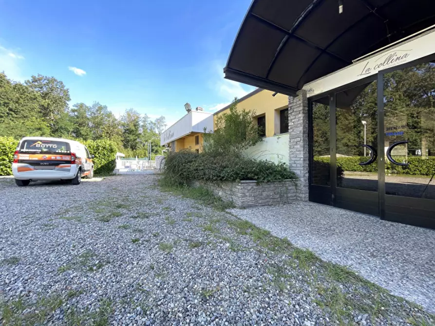 Immagine 10 di Attività commerciale in vendita  in via torino 145 a Cureggio