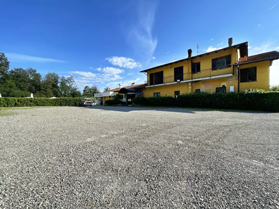 Immagine 12 di Attività commerciale in vendita  in via torino 145 a Cureggio