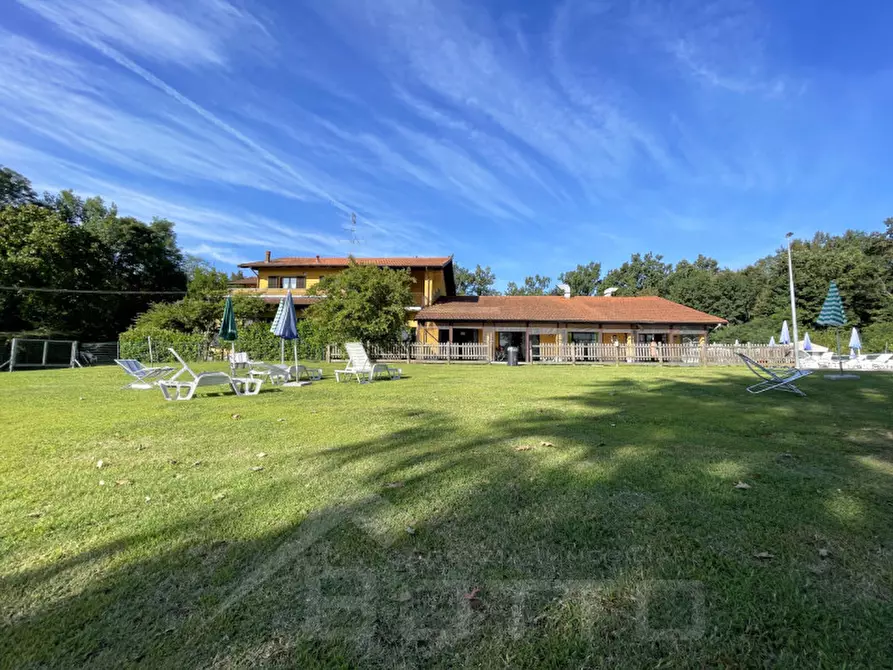 Immagine 35 di Attività commerciale in vendita  in via torino 145 a Cureggio