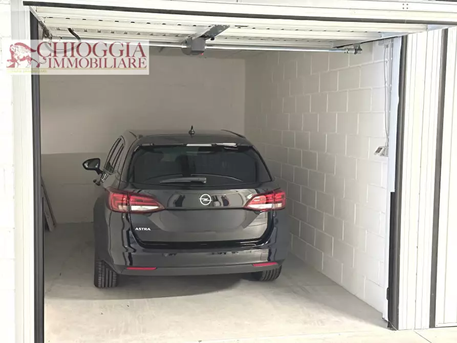 Immagine 2 di Garage in affitto  in VIALE MARCO POLO 69 a Chioggia