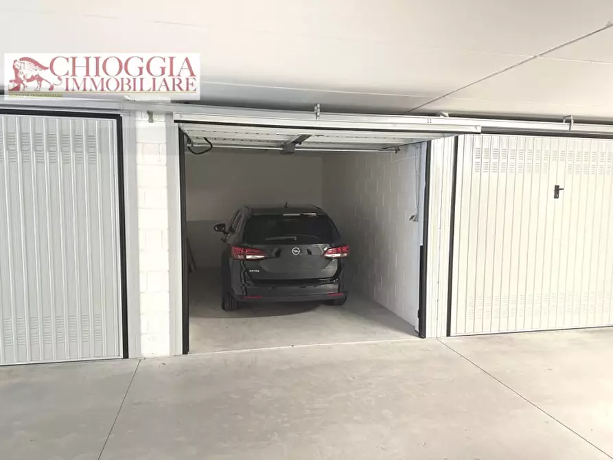 Immagine 3 di Garage in affitto  in VIALE MARCO POLO 69 a Chioggia