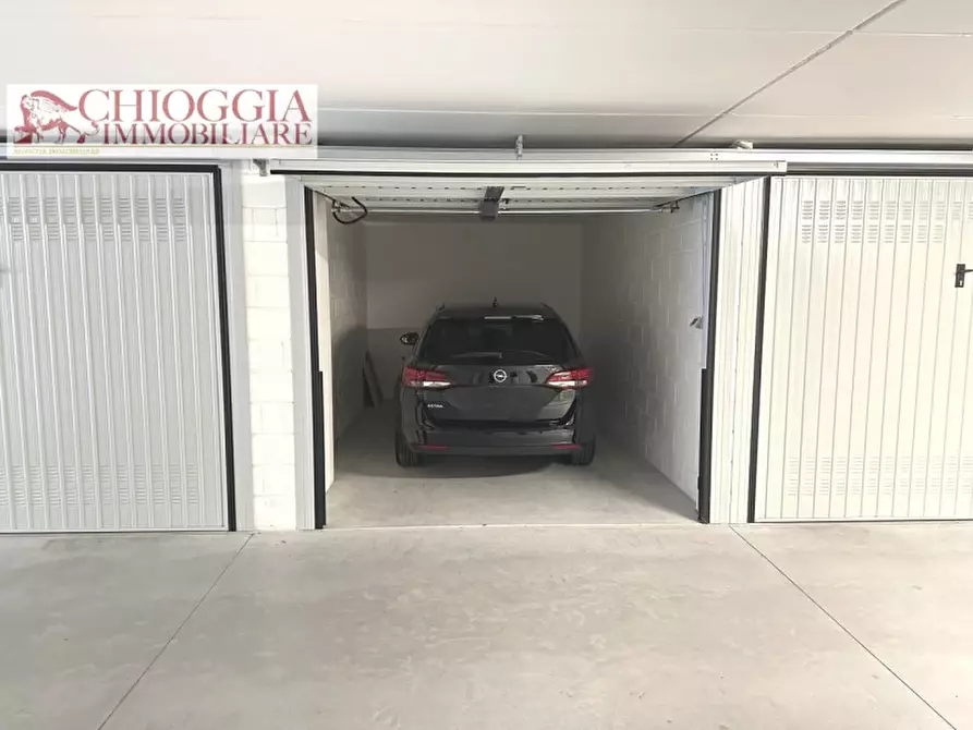Immagine 4 di Garage in affitto  in VIALE MARCO POLO 69 a Chioggia