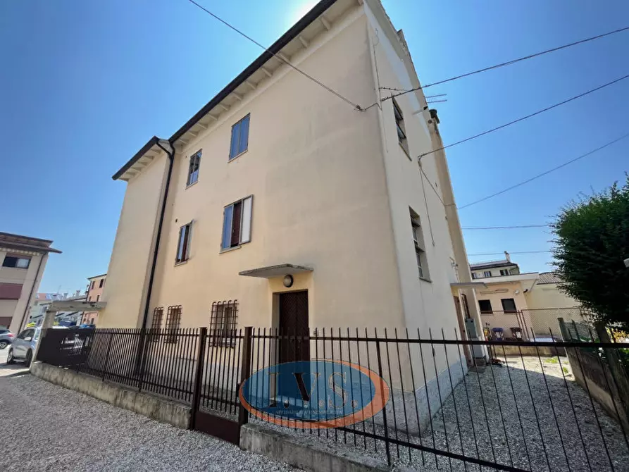 Immagine 1 di Appartamento in vendita  in via madonna 17 a Villafranca Padovana