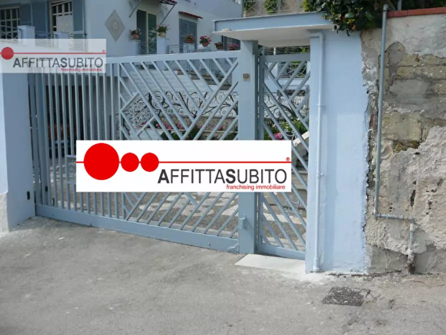 Immagine 2 di Villa in affitto  in via Camaldolilli 141 a Napoli