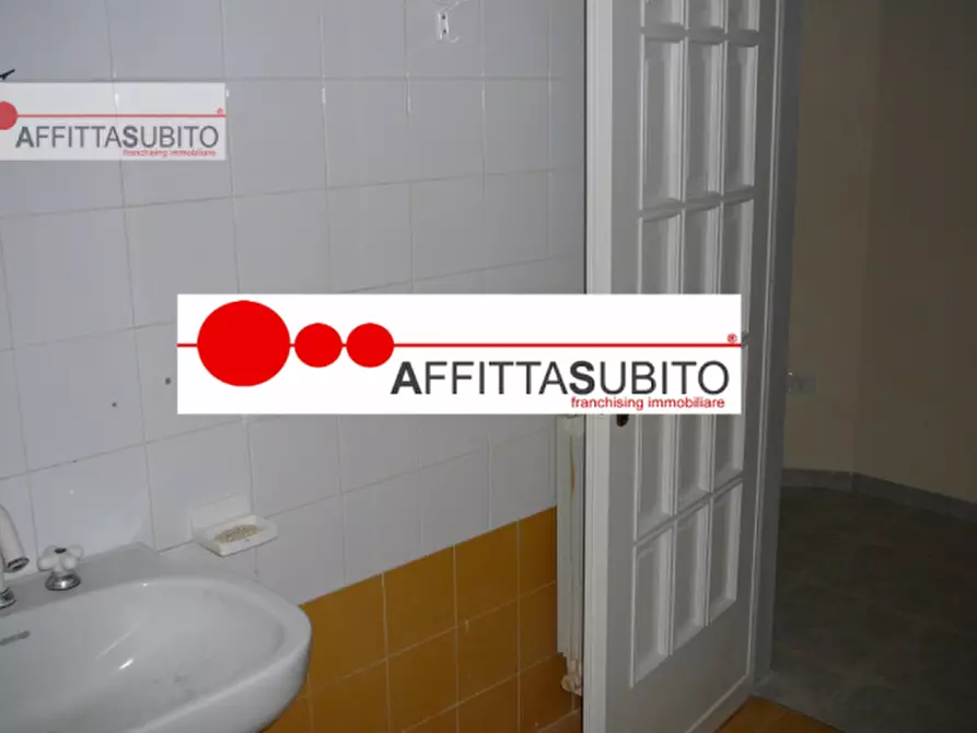 Immagine 8 di Villa in affitto  in via Camaldolilli 141 a Napoli