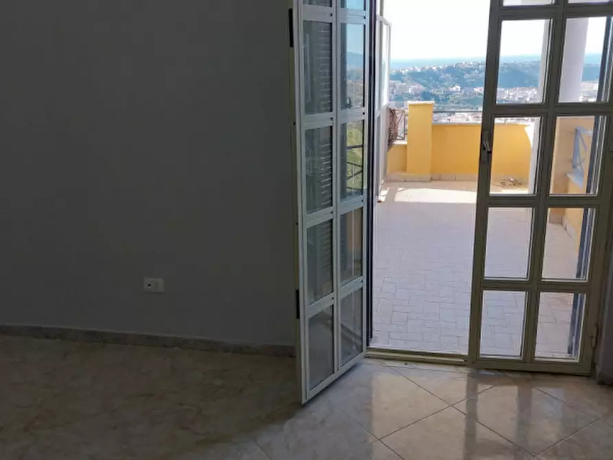 Immagine 14 di Villa in affitto  in via Camaldolilli 141 a Napoli