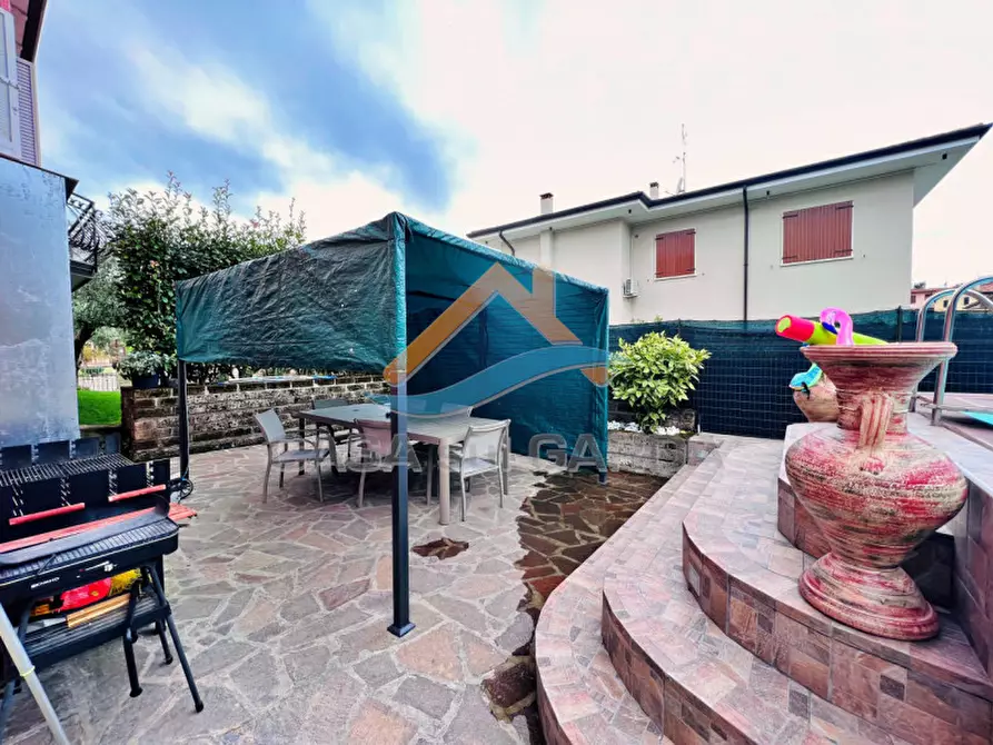 Immagine 6 di Villa in vendita  in Strada Volta a Monzambano