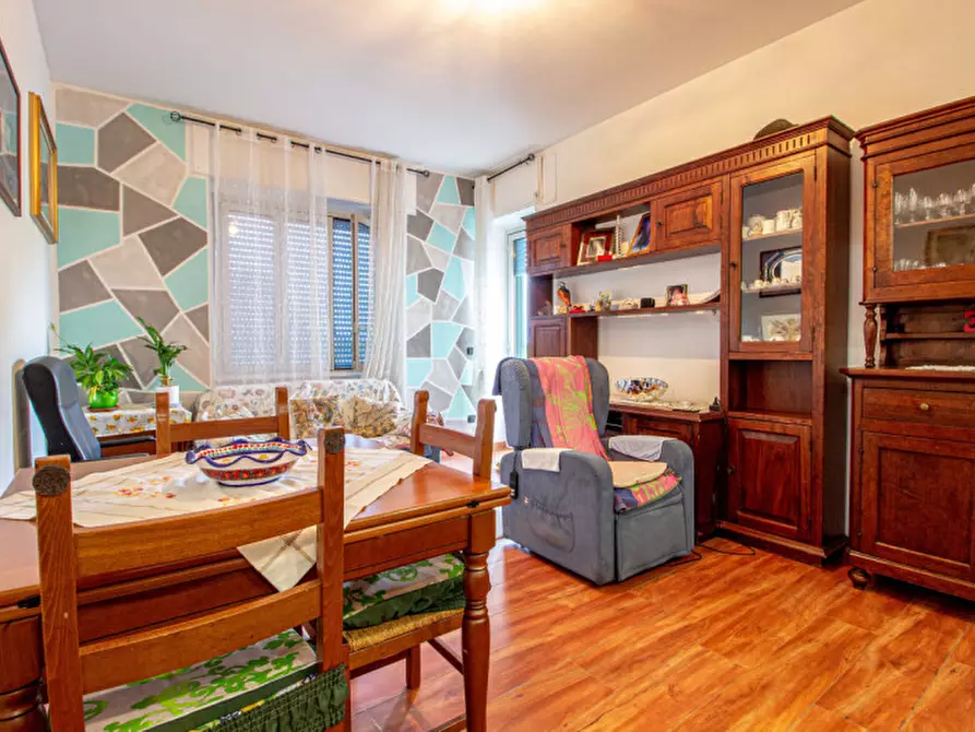 Immagine 1 di Appartamento in vendita  in via fratelli kennedy a Noviglio