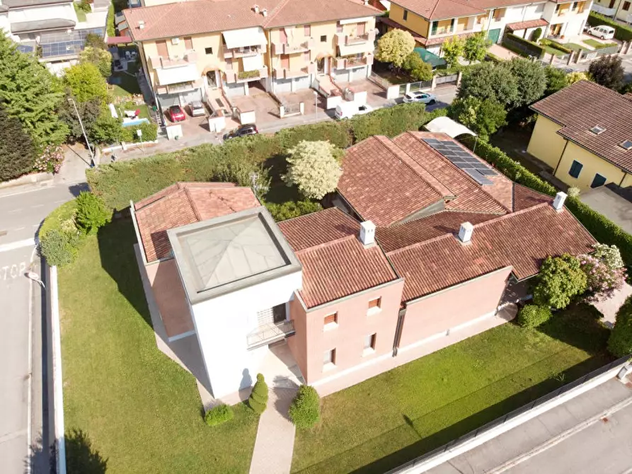 Immagine 4 di Villa in vendita  in VIA MONS. GIUSEPPE FIORINI, 1 a Calvisano
