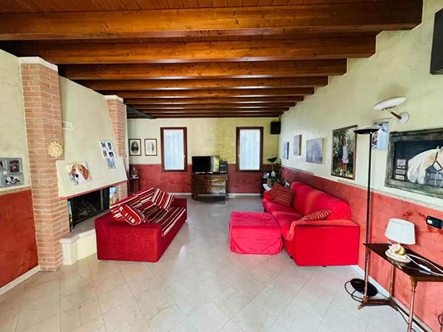 Immagine 12 di Villa in vendita  in VIA MONS. GIUSEPPE FIORINI, 1 a Calvisano